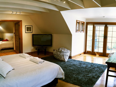 Thiele House Retreat - Kawana Tourism 5