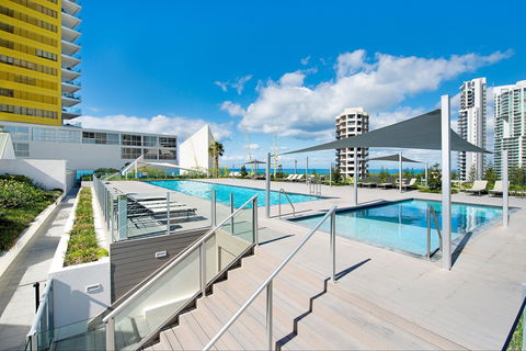 ULTIQA Air On Broadbeach - Kawana Tourism 1