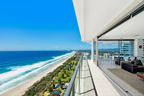 ULTIQA Air On Broadbeach - Kawana Tourism 3