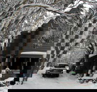 Wallace's - Crystal Creek Chalet 1 - Kawana Tourism