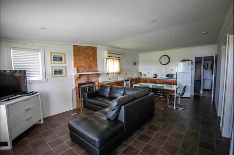731 East Front Road Via Mannum -River Shack Rentals - Kawana Tourism 1
