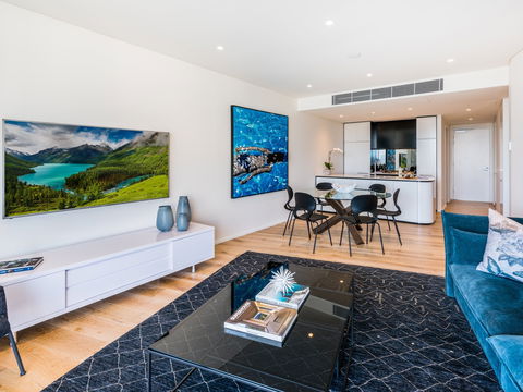 Aqua The Spectacular - Kawana Tourism 1