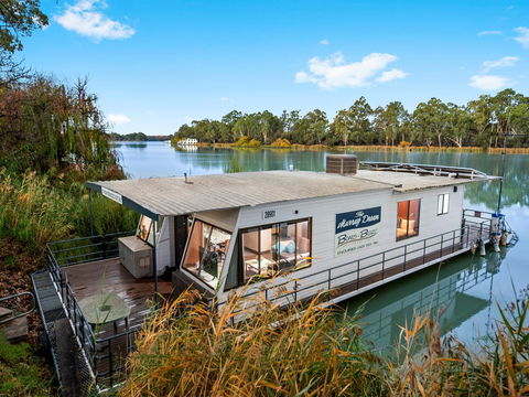 Boats And Bedzzz - The Murray Dream Self-contained Moored Houseboat - Kawana Tourism 1