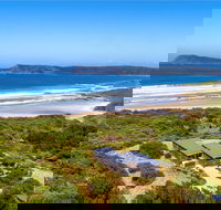 Cloudy Bay Beach House - Kawana Tourism