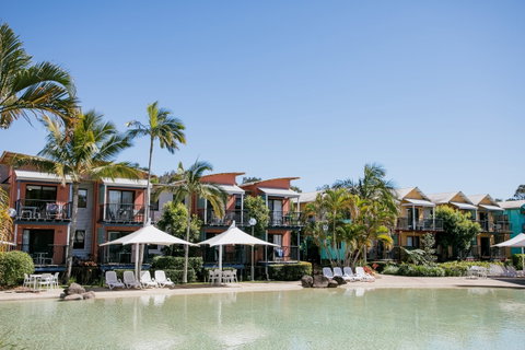 Noosa Lakes Resort - Kawana Tourism 0