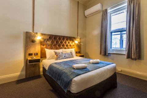 Pretoria Hotel Mannum - Kawana Tourism 0