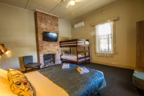 Pretoria Hotel Mannum - Kawana Tourism 2