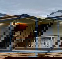 Riverside Park Cottage - Kawana Tourism