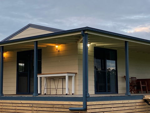 Riverside Park Cottage - Kawana Tourism 0