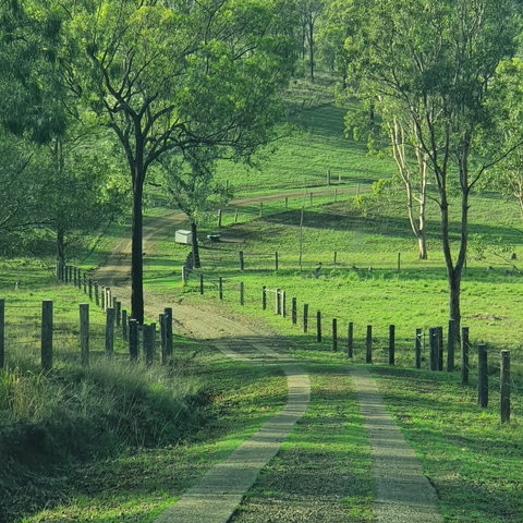 Vanbery Cottage Host Farm - Kawana Tourism 2