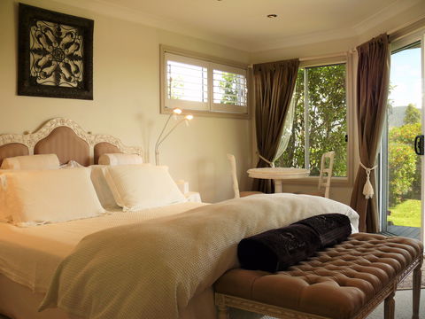 Villa Medici - Kawana Tourism 0