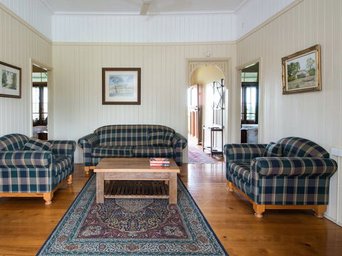 Vineyard Cottage - Kawana Tourism 1