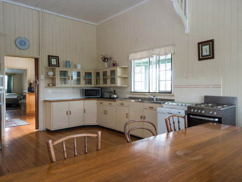 Vineyard Cottage - Kawana Tourism 2