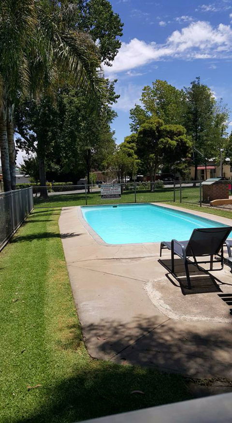 Young Caravan Tourist Park - Kawana Tourism 1