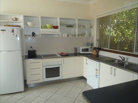 Apartments On-The-Park: 47  March - Kawana Tourism 2