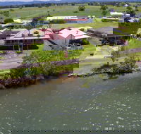 Cranford Waterfront Cottage - Kawana Tourism