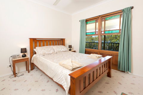 Cranford Waterfront Cottage - Kawana Tourism 2