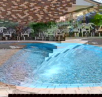 Highway Inn Motel - Kawana Tourism