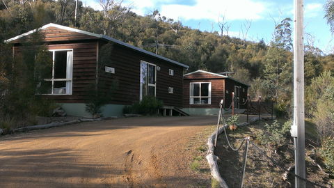 Hobart Bush Cabins - Kawana Tourism 0
