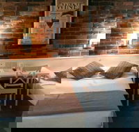 Hornsby Inn - Kawana Tourism