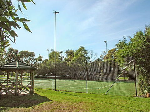 Ocean Grove Holiday Park - Kawana Tourism 1