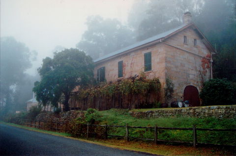 Tizzana Winery Bed And Breakfast - Kawana Tourism 0