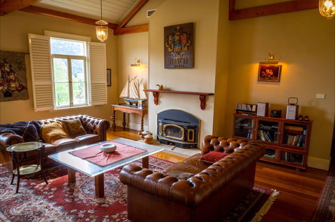 Tizzana Winery Bed And Breakfast - Kawana Tourism 1