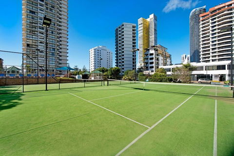 ULTIQA Beach Haven On Broadbeach - Kawana Tourism 1