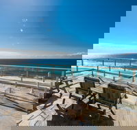 Viscount On The Beach - Kawana Tourism