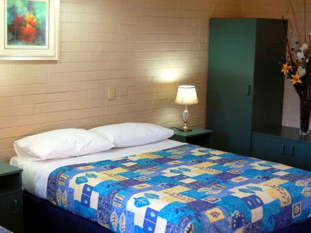 Dongara Hotel Motel - Kawana Tourism 1