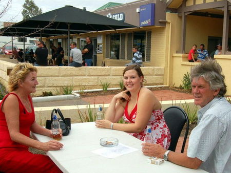 Dongara Hotel Motel - Kawana Tourism 2