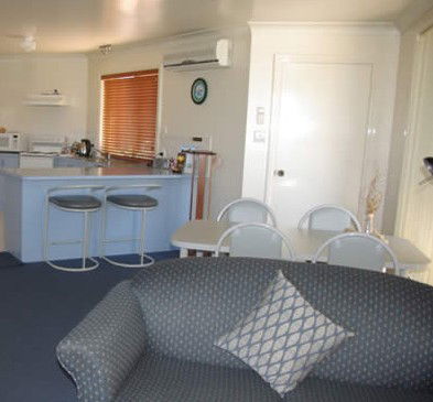 Captains Quarters - Kawana Tourism 4