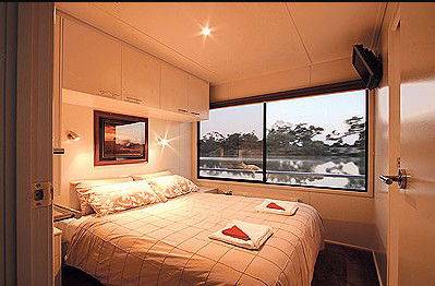All Seasons Houseboats - Kawana Tourism 3
