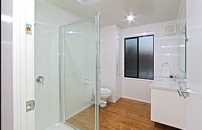 All Seasons Houseboats - Kawana Tourism 5