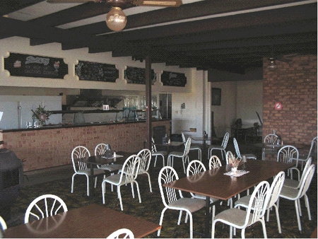 Walpole Hotel Motel - Kawana Tourism 4