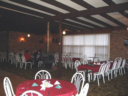 Walpole Hotel Motel - Kawana Tourism 5