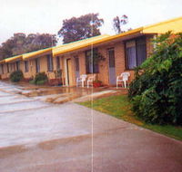 Clovelly Holiday Units - Kawana Tourism