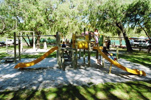 Amblin Caravan Park - Kawana Tourism 3