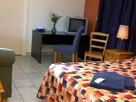 Onslow Sun Chalets And Motel - Kawana Tourism 0