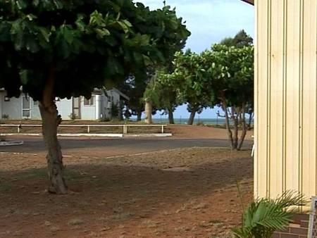 Onslow Sun Chalets And Motel - Kawana Tourism 1