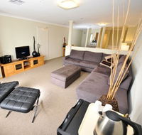 Breakwater Bed And Breakfast - Kawana Tourism
