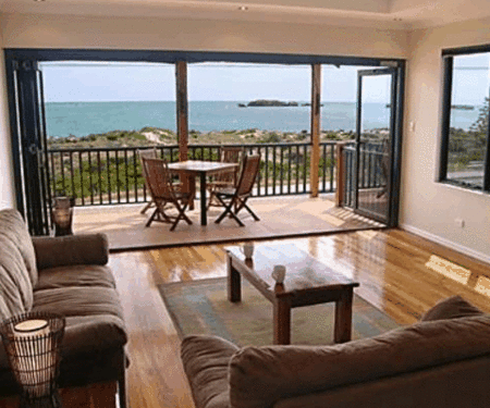 Beach House Shoalwater - Kawana Tourism 4