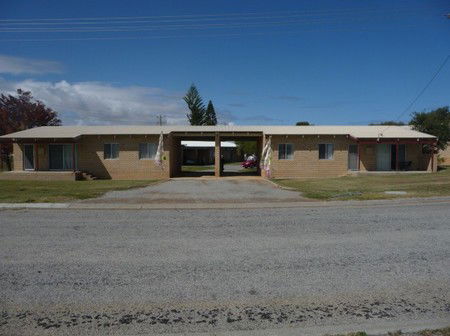 Cervantes Holiday Homes & Units - Kawana Tourism 4