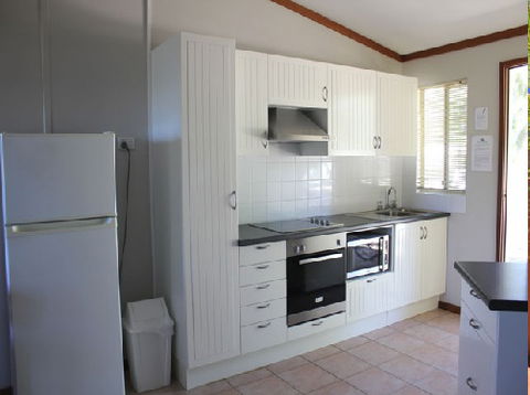 Bayview Coral Bay - Kawana Tourism 3