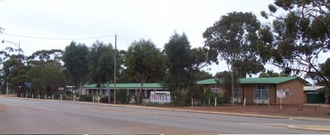 Corrigin Windmill Motel - Kawana Tourism 0