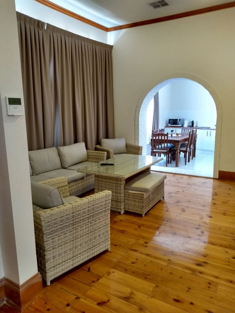 Adelaide Hills Birdwood Cottage - Kawana Tourism 0