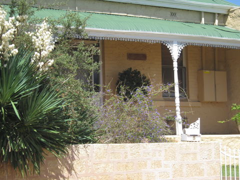Amalie Cottage - Kawana Tourism 0