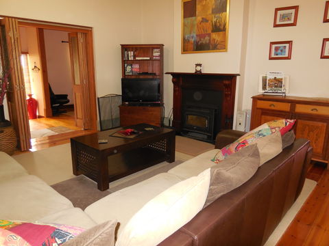 Amalie Cottage - Kawana Tourism 1