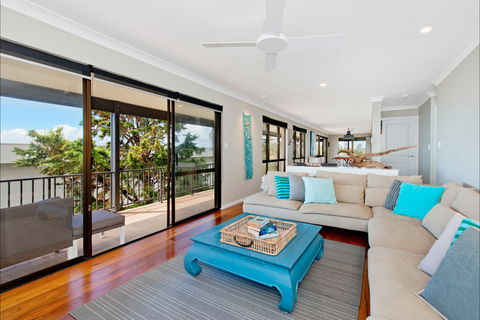 Apricari - Kawana Tourism 0