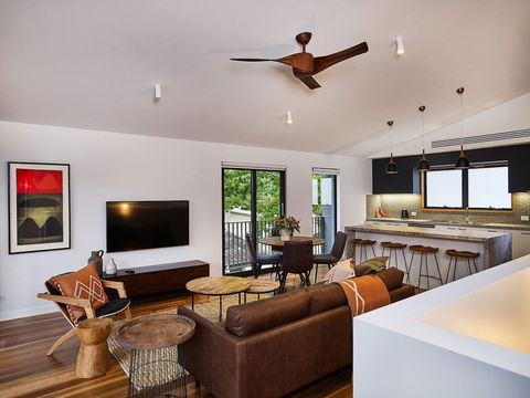 Art House Townhouses - Kawana Tourism 2